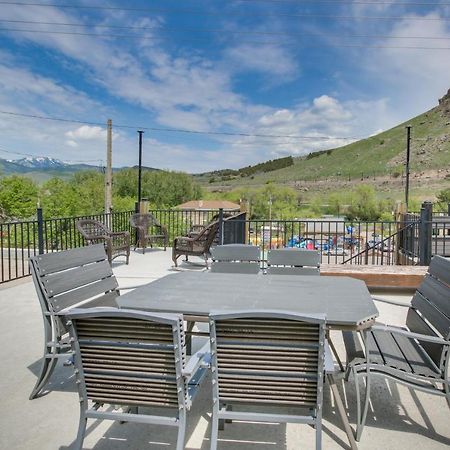 Central Lava Hot Springs Studio With Deck And Views! Eksteriør billede